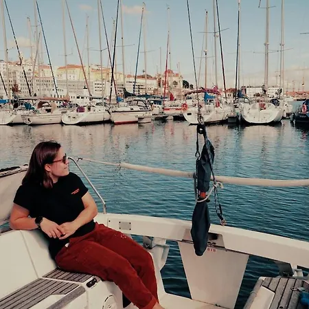 Surfbird Cozy Sailboat Escape Botel Lisboa