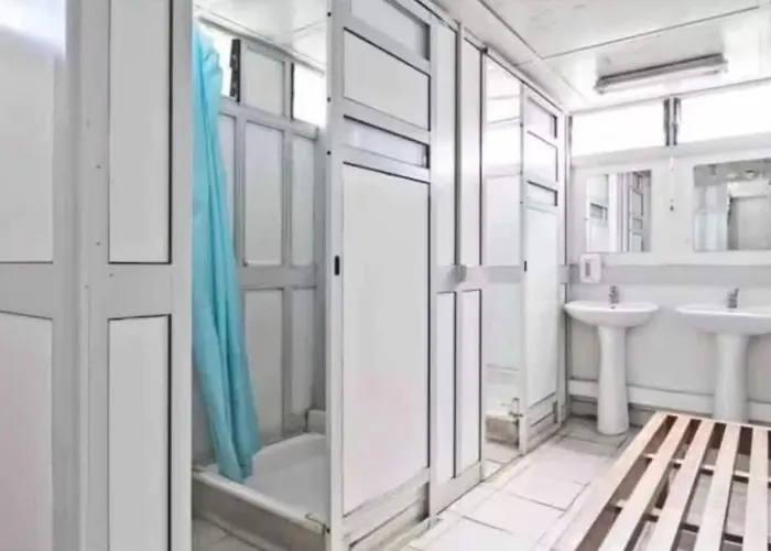 Surfbird Cozy Sailboat Escape Botel Lisbon