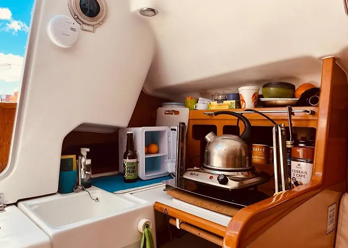 Surfbird Cozy Sailboat Escape Lisbon