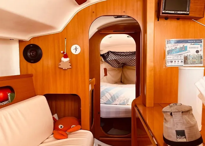 Surfbird Cozy Sailboat Escape Botel *